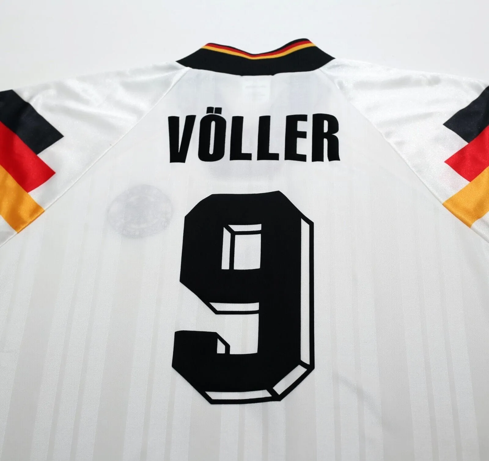 1992/94 VOLLER #9 Germany Vintage adidas Home Football Shirt (L) EURO 92