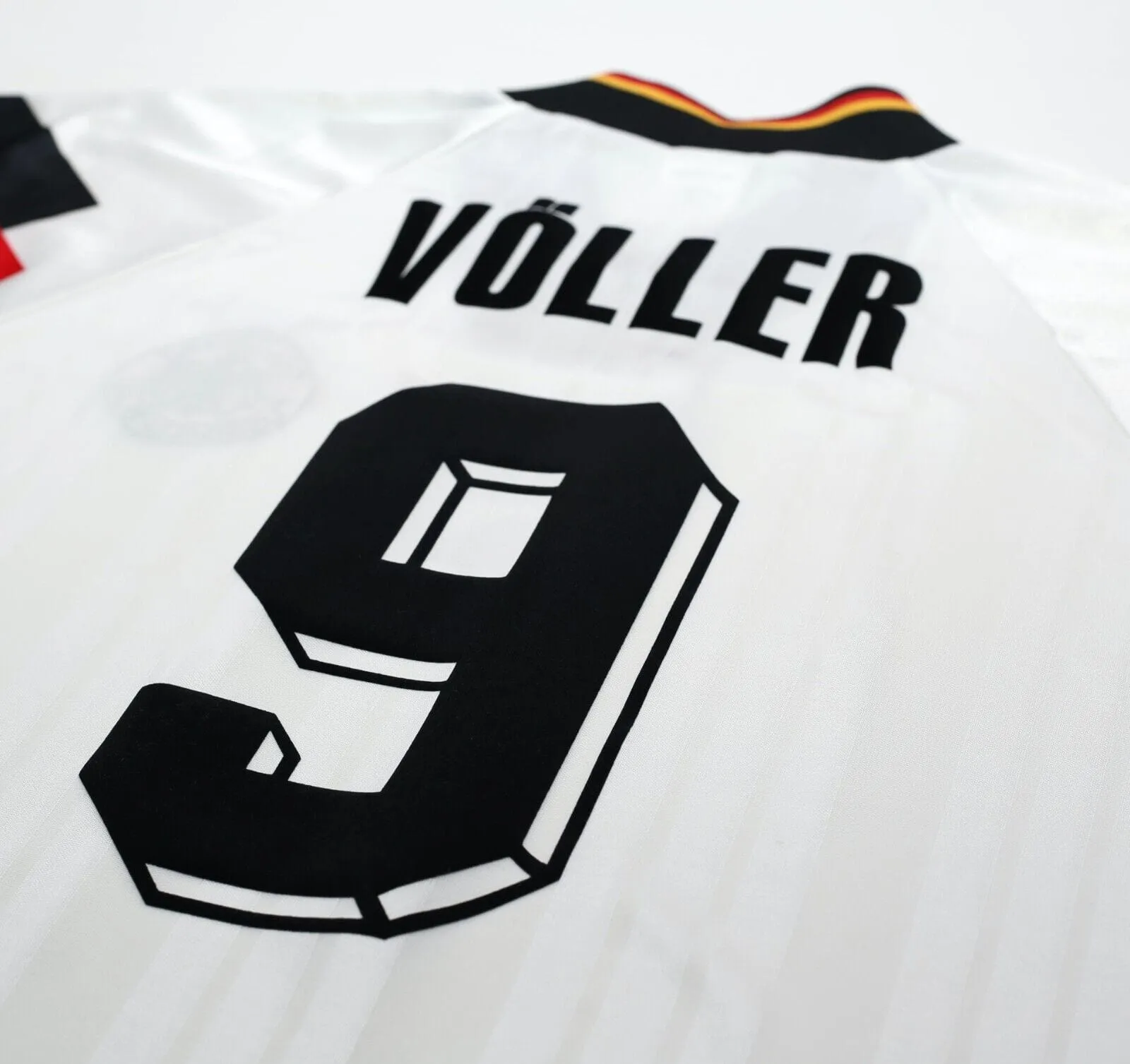 1992/94 VOLLER #9 Germany Vintage adidas Home Football Shirt (L) EURO 92