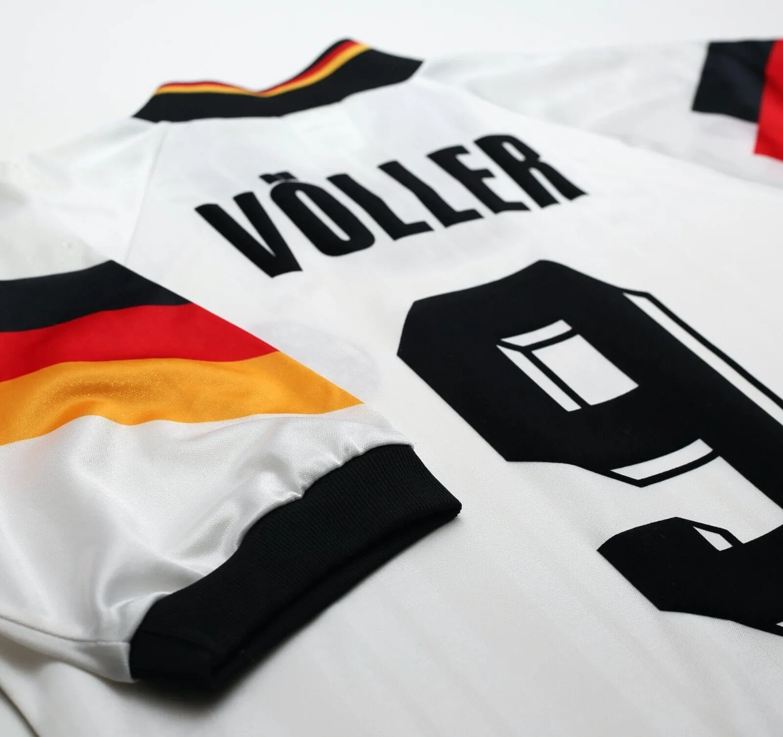 1992/94 VOLLER #9 Germany Vintage adidas Home Football Shirt (L) EURO 92