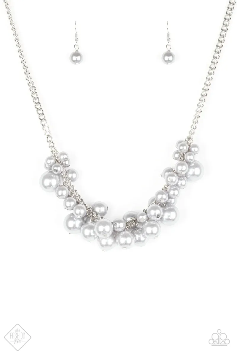 Paparazzi Accessories  - Glam Queen #N97 Peg - Silver Necklace