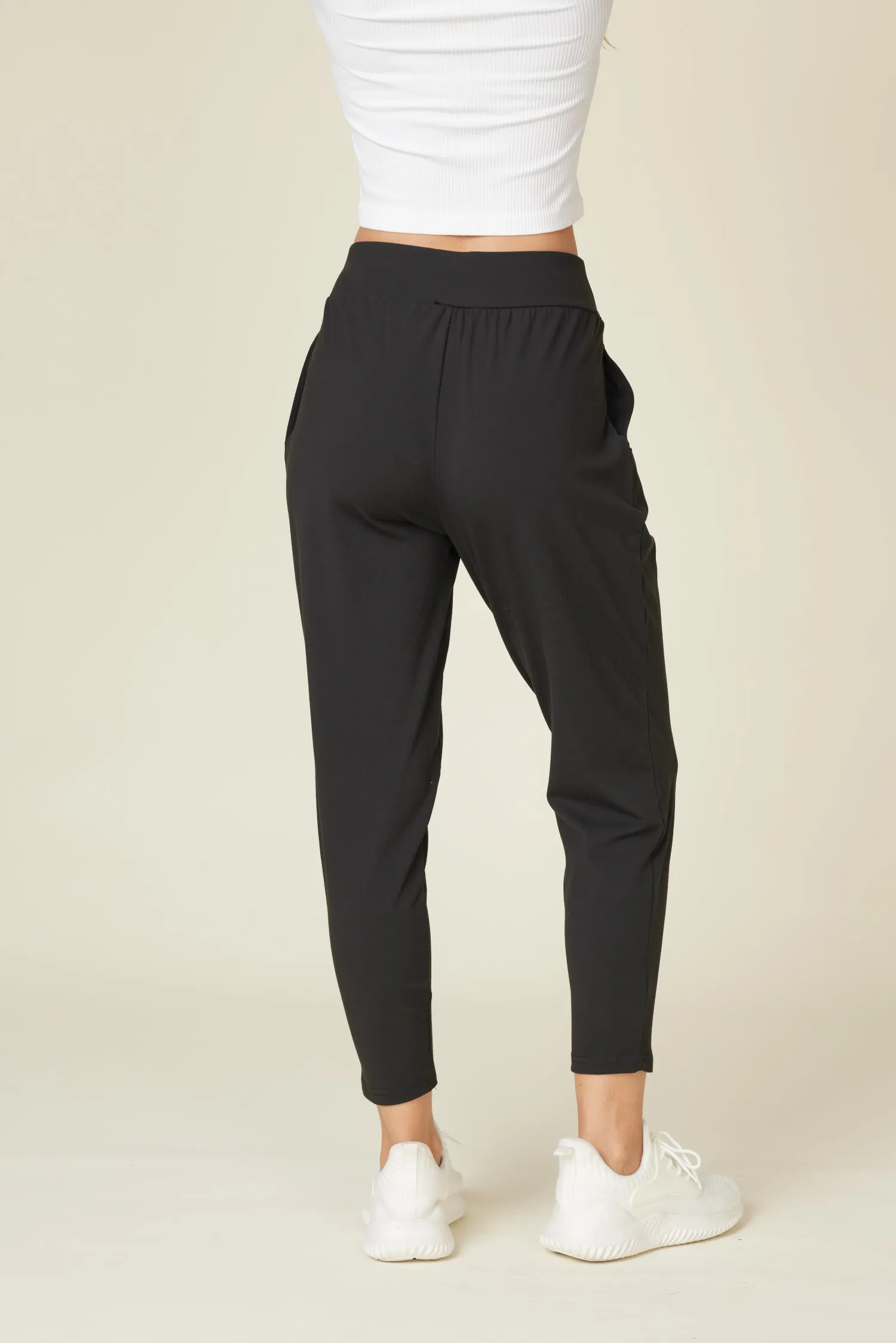 Soft Front Pleat Cropped Pants - Black