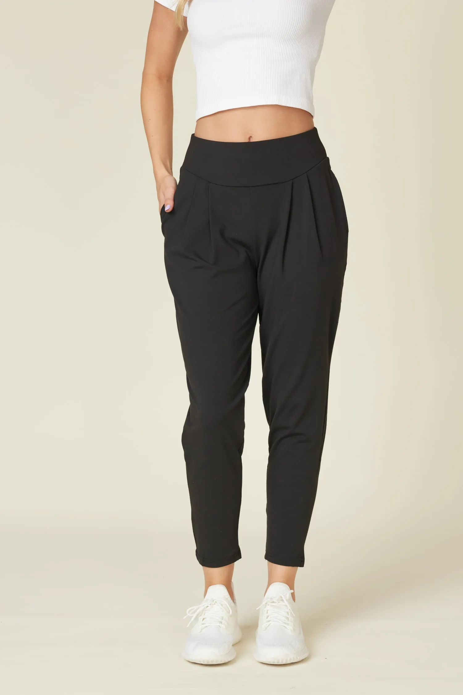 Soft Front Pleat Cropped Pants - Black