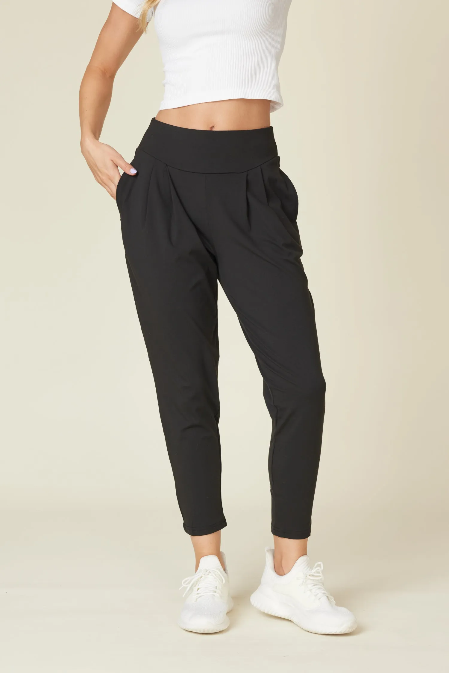 Soft Front Pleat Cropped Pants - Black