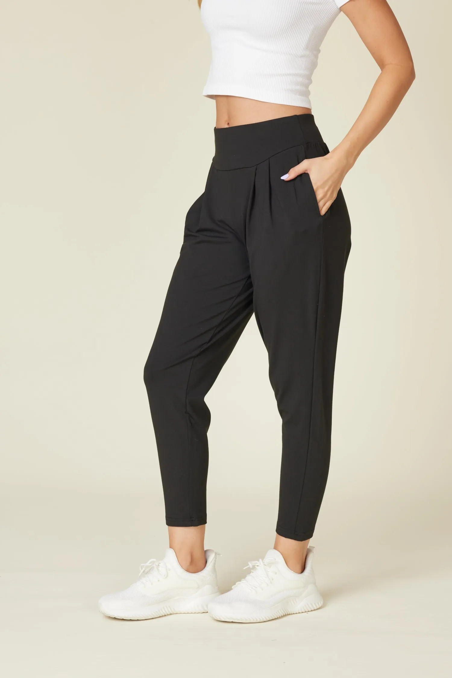 Soft Front Pleat Cropped Pants - Black